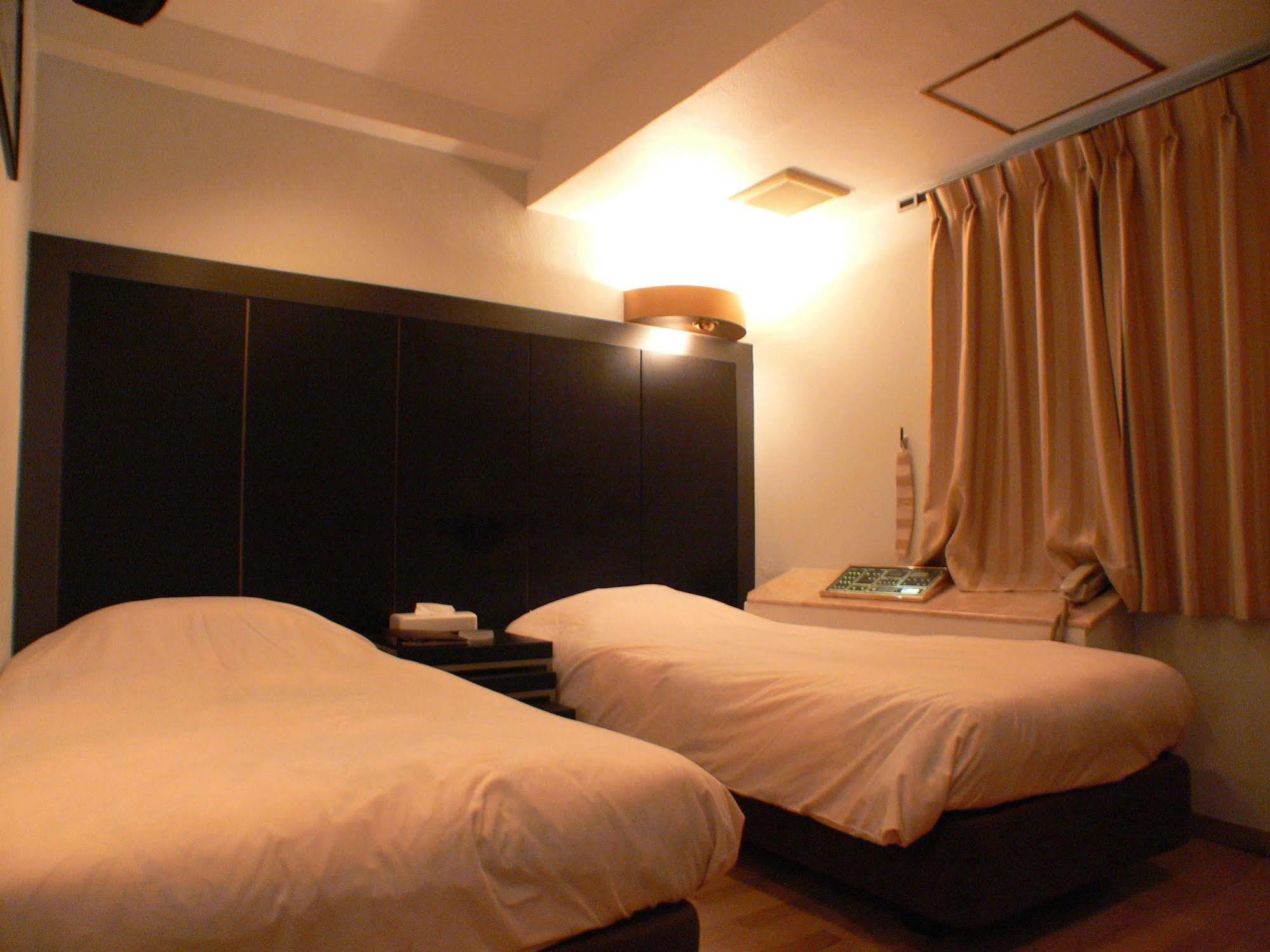 Shinjuku City Hotel N.U.T.S Tokio Habitación foto