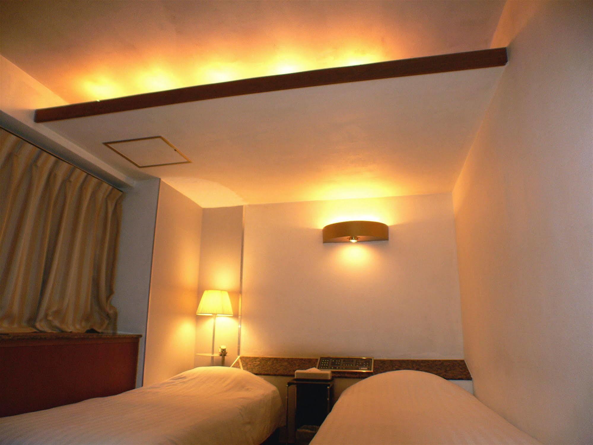 Shinjuku City Hotel N.U.T.S Tokio Habitación foto